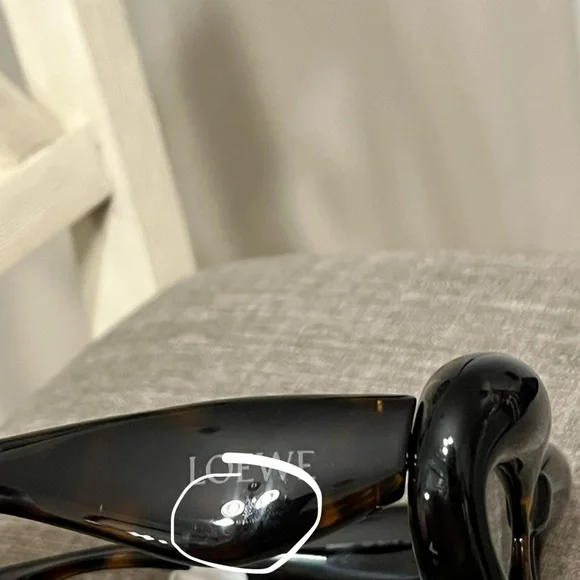 Loewe Brown Aviator Sunglasses Classic Elegance - Picture 5 of 5